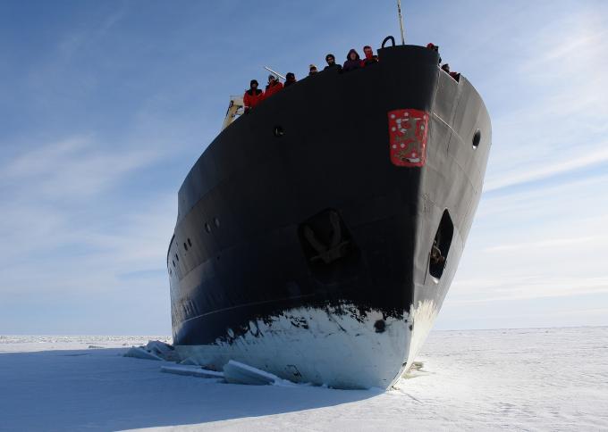 Rejs lodołamaczem po Zatoce Botnickiej